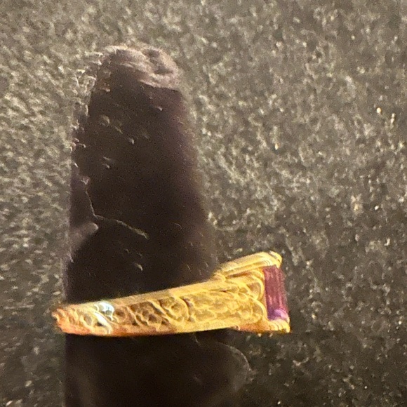 10 k gold and amethyst ring - Picture 6 of 11
